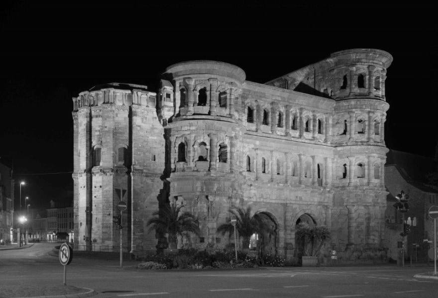 Lidwien van de Ven: “Mijn foto’s zijn kruispunten waar historische lijnen en actuele gebeurtenissen elkaar treffen”