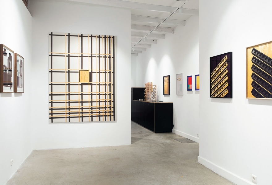 A line, a grid, a knot