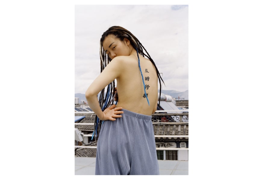 De persoonlijke en gelaagde portretten van Luo Yang