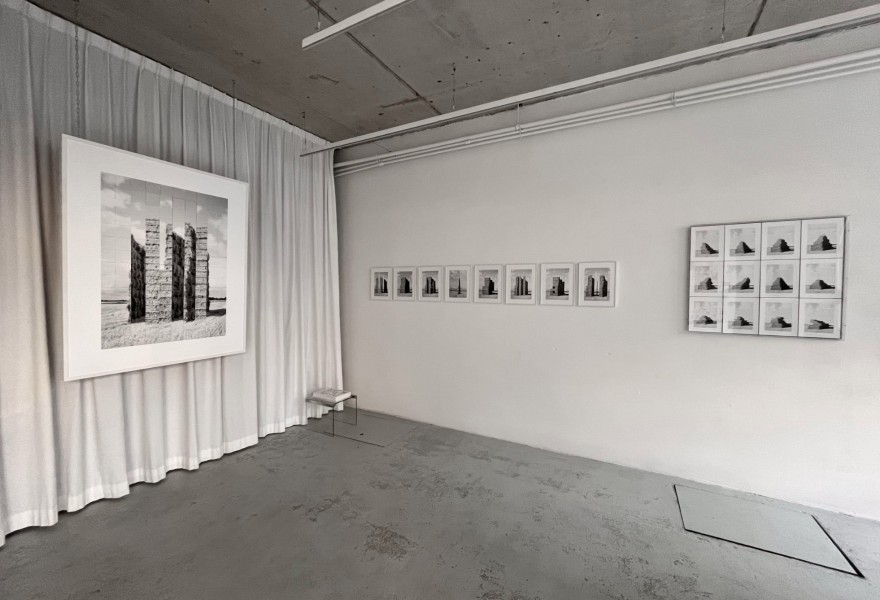 De man die aan één foto genoeg heeft