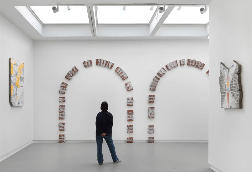 Een puzzel van taal en stoeptegels | 
Josse Pyl - One ‘O’ Hanging Between Two i’s