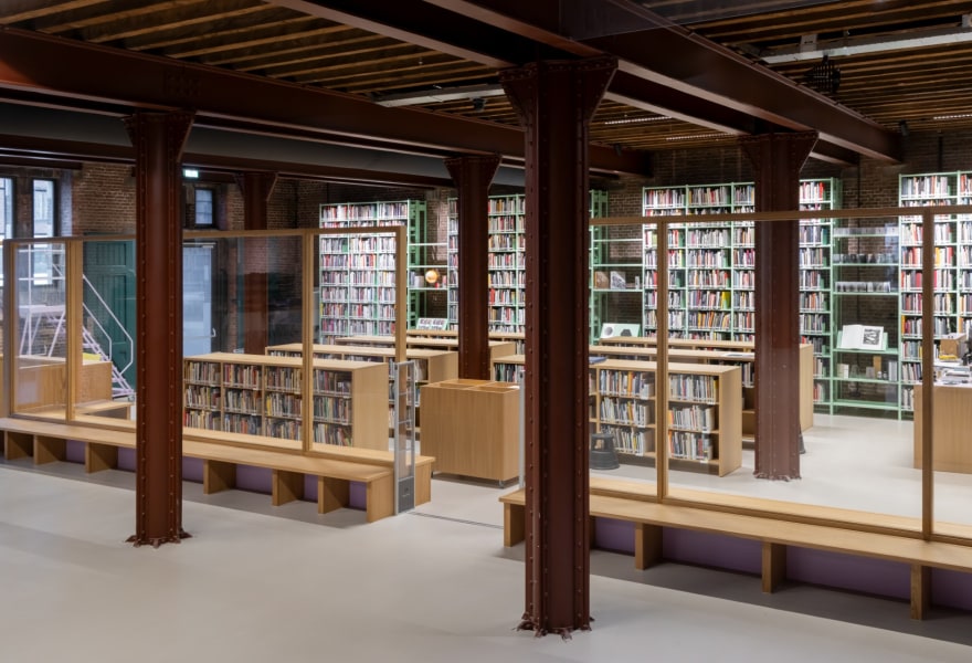 Unseen Book Market in het Nederlands Fotomuseum