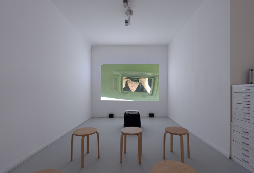 Emmeline de Mooij: a female body that takes up space