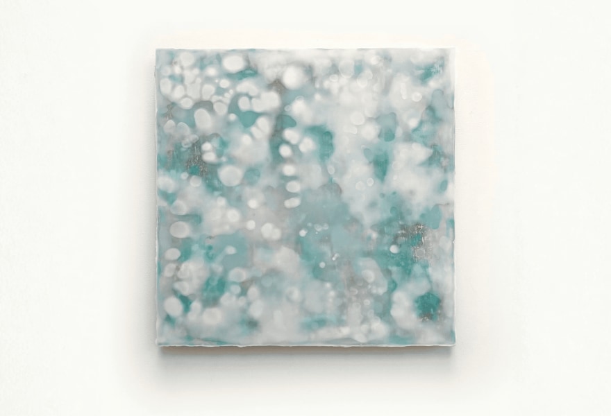 Paco Dalmau: atmospheric paintings on memory and transformation