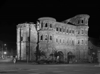 Lidwien van de Ven: “Mijn foto’s zijn kruispunten waar historische lijnen en actuele gebeurtenissen elkaar treffen”