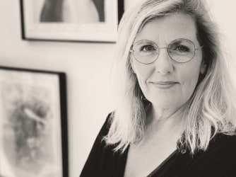 De (veer)kracht van vrouwen in de beelden van Margaret Lansink