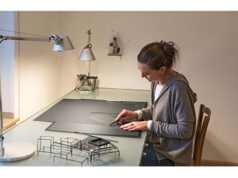 Het Atelier van Caroline Hofman: Tekenen met een mes