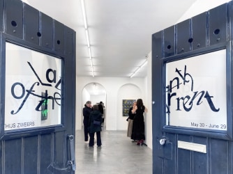 Thijs Zweers: digitale werelden in houtskool, neon en plexiglas