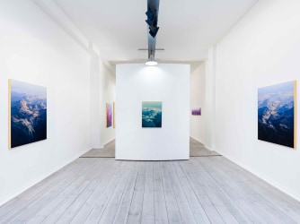 Stefan Peters: a dialogue between two hands