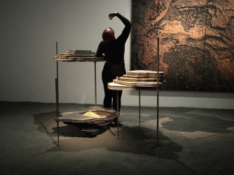 Earthing and Unearthing: Een nieuw kunstwerk van Otobong Nkanga op Art Rotterdam 2026