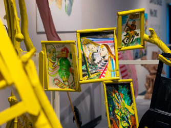 David Bade in Stedelijk Museum Breda: een levendig totaaluniversum