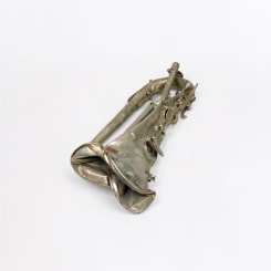 Susan Philipsz, War Damaged Musical Instruments, Klappenhorn(ruin)