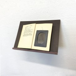 Gert Scheerlinck, Portret In A Mirror