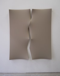 Jan Maarten Voskuil, Cuts in linen, 2024