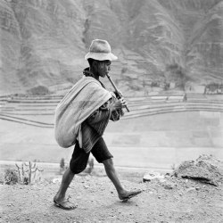 Werner Bischof, On the road to Cuzco, Peru