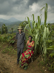 Jan Banning, Liberatha Nyirasangewe (70) and Alphonse Kanyemera (78)