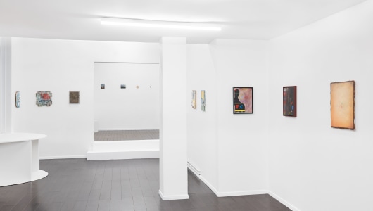 <___> (smaller than, larger than), Adelheid De Witte, Willem Boel, Thomas Decuypere, Joost Pauwaert, Nokukhanya Langa, Alice Vanderschoot, Thomas Renwart, Flexboj & L.A., Charlie De Voet, 
