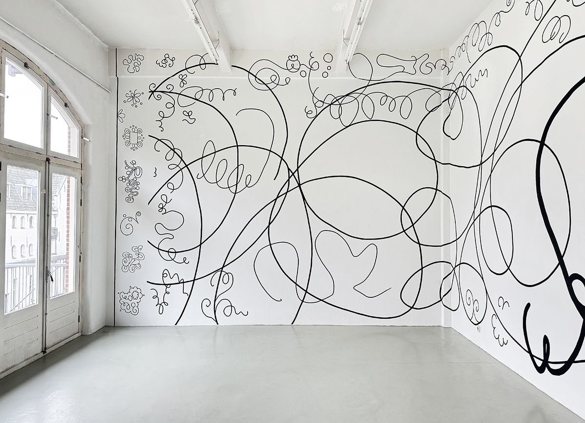 Lily van der Stokker | Kunstenaar op Gallery Viewer | Ga
