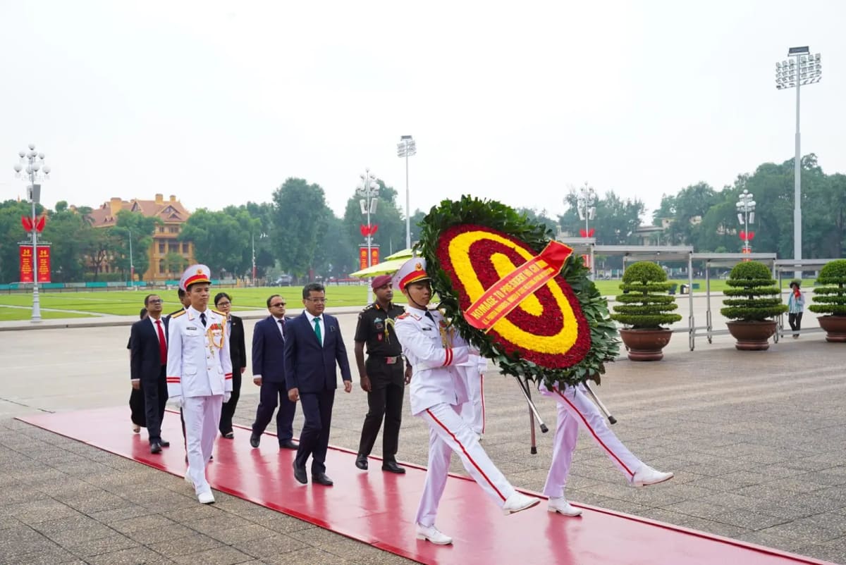 Pabitra Margherita pays homage to Ho Chi Minh at his mausoleum in Hanoi