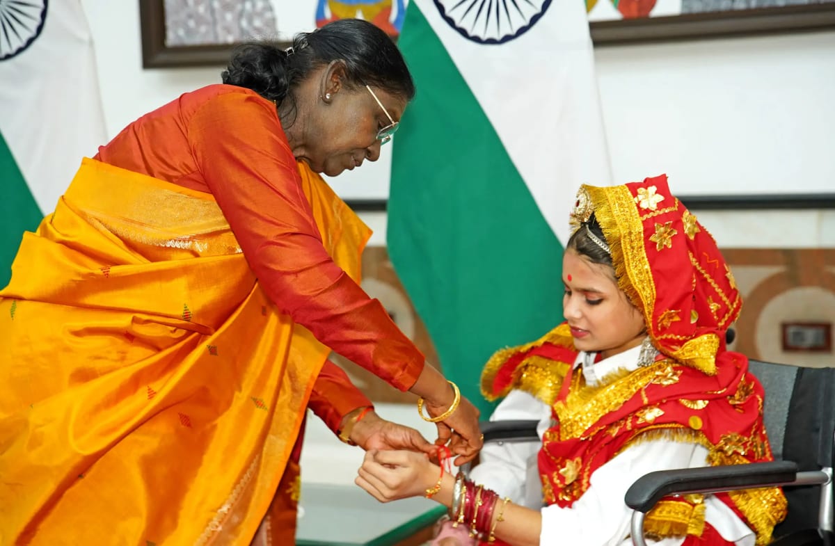 President Droupadi Murmu celebrates Raksha Bandhan with schoolchildren at Rashtrapati Bhavan
