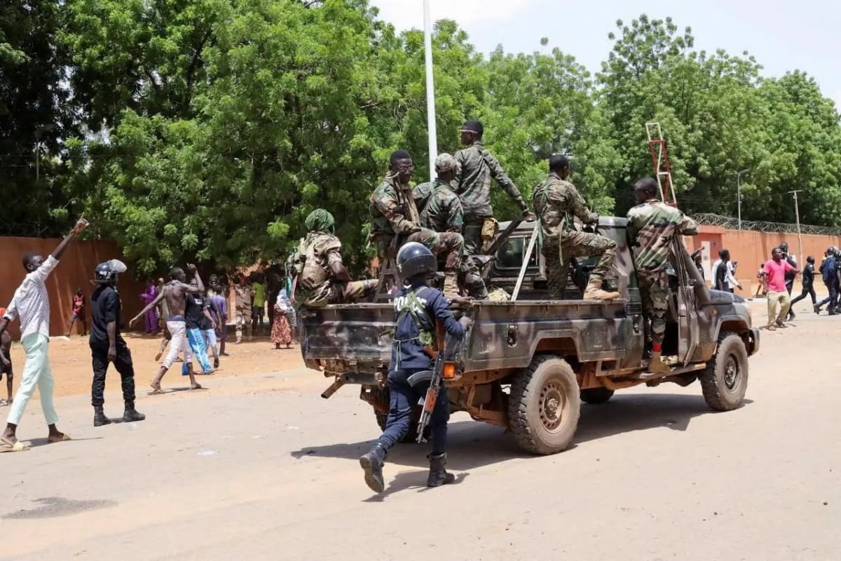 Security forces deployed in Niamey after attempted military mutiny