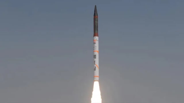 India Successfully Test-Fires Agni-4 Ballistic Missile from Odisha - NationPath Image