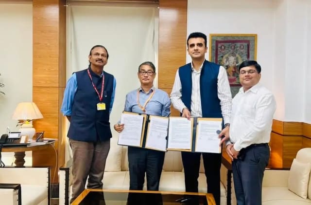 Government officials and industry representatives signing MoUs to strengthen India's startup ecosystem.