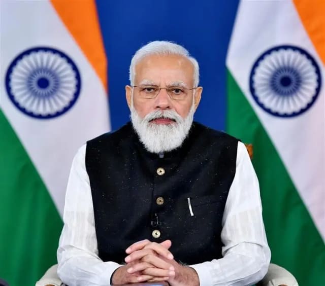 PM Modi with the Tricolour / Har Ghar Tiranga visual