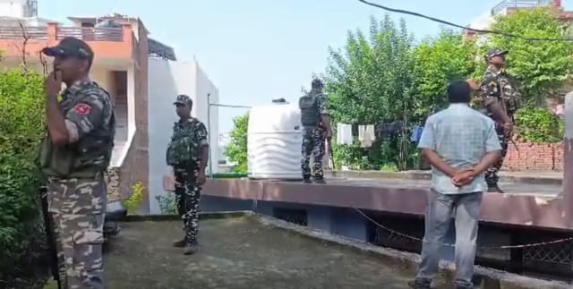 SIA personnel conduct searches in Jammu in 1990 Sarwanand Kaul Premi murder case