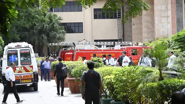 Delhi High Court, IGI Airport Receive Bomb Threats Ahead of Independence Day - NationPath Image