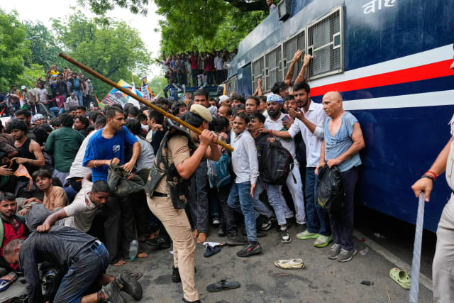 Supreme Court to constitute committee to examine alleged police excesses against Delhi student protesters