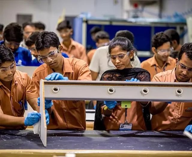 Young Indian workers contribute to the country's growing formal employment sector