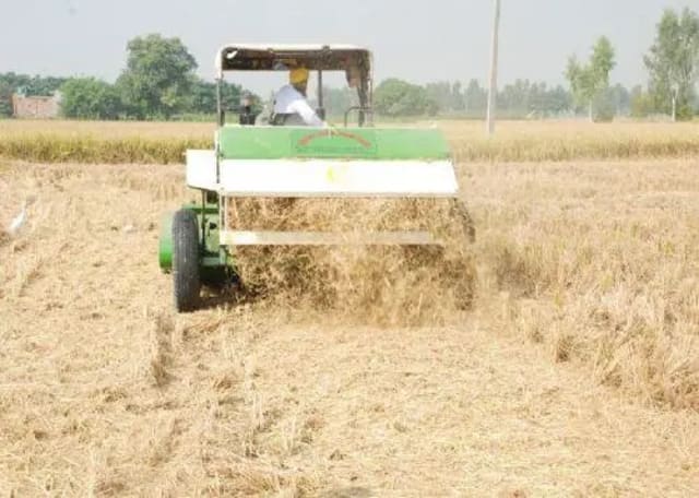 Farmers using machinery for paddy straw management in Punjab