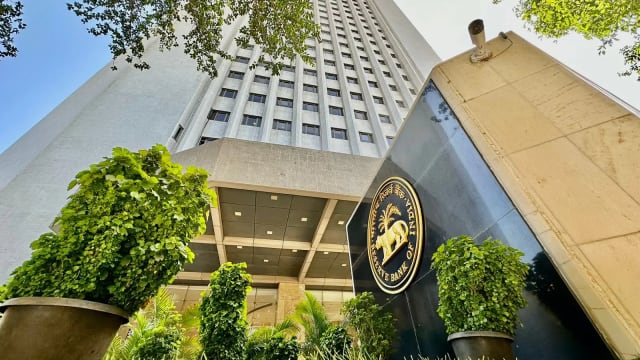 RBI intervention supports Indian rupee amid rising crude oil prices