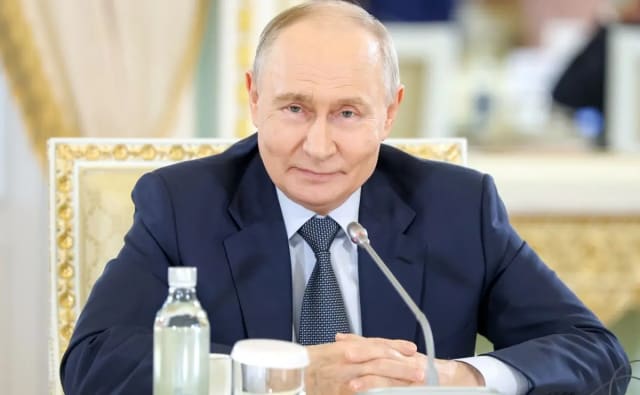 Russian President Vladimir Putin speaking about prospects for a Russia-Ukraine peace agreement