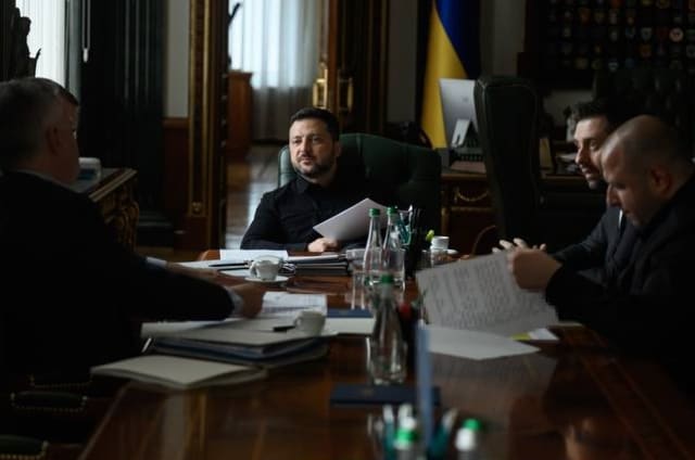 US Envoys Witkoff, Kushner Arrive in Kyiv for Talks - NationPath Image