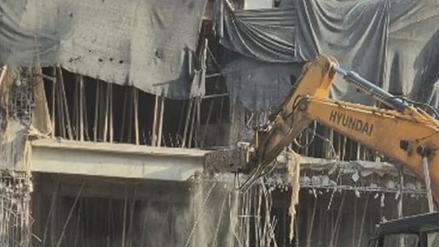 MCD enforcement drive against dangerous buildings and unauthorised construction across Delhi