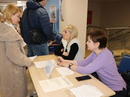 Почти половина участников получили приглашение на повторное собеседование с перспективой трудоустройства: в Кемерове состоялась ярмарка вакансий