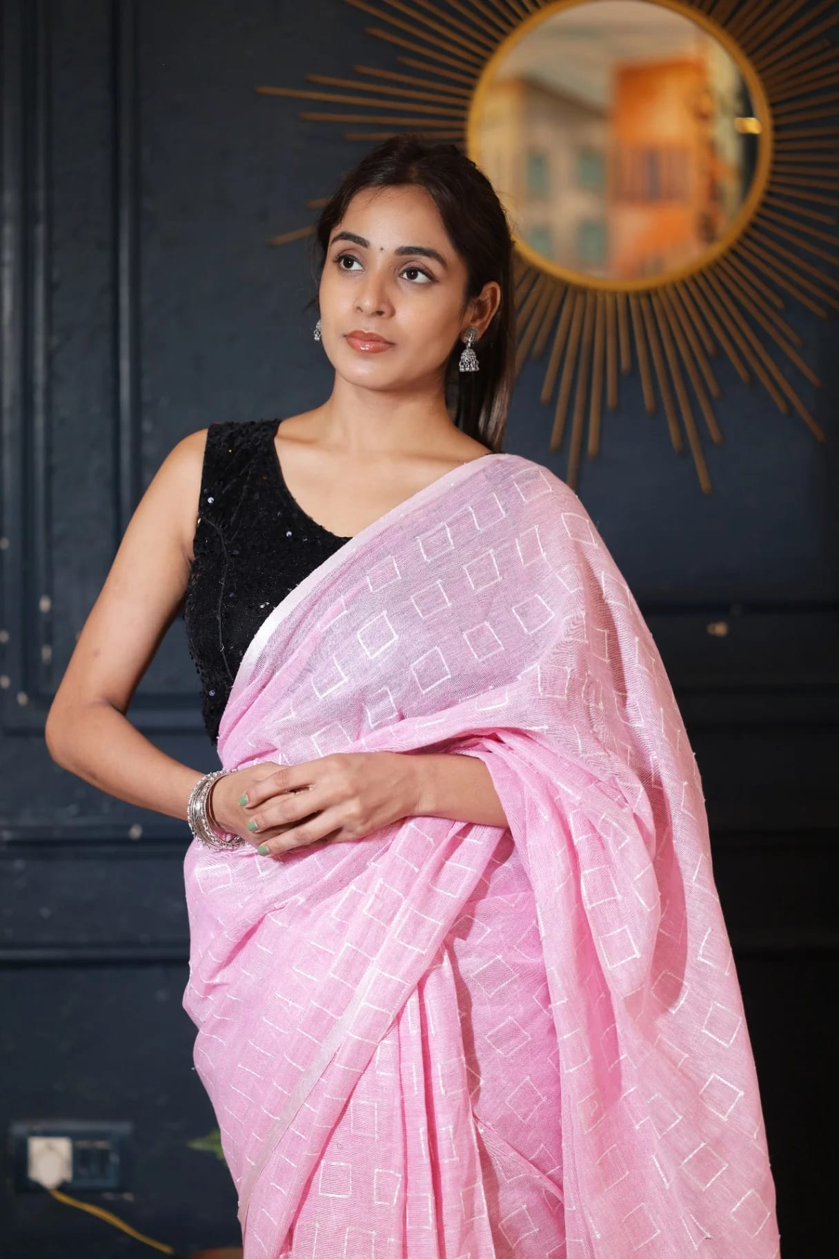 Blush Pink Premium Linen Handloom Saree - Image 4