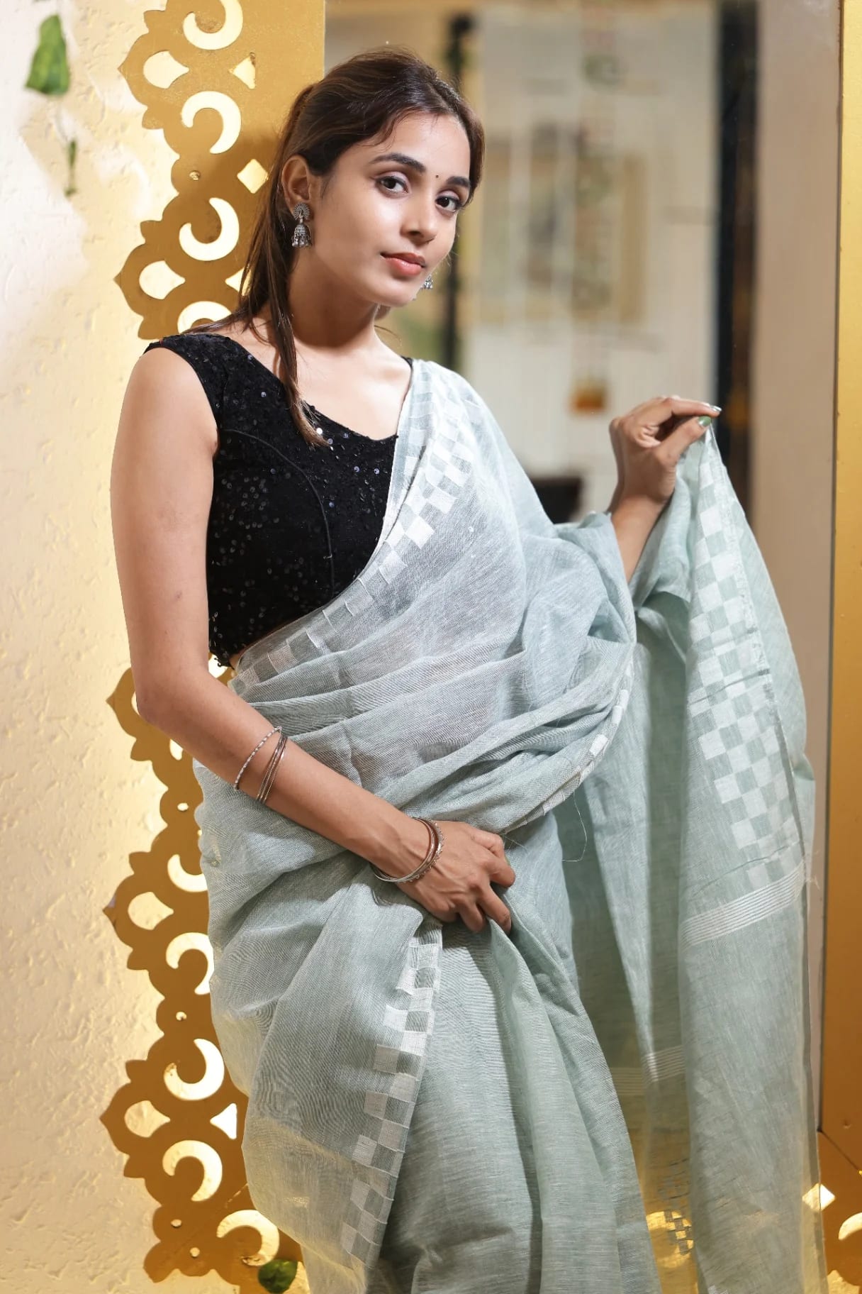 Sea Green Premium Linen Saree with Woven Check Border - Image 4