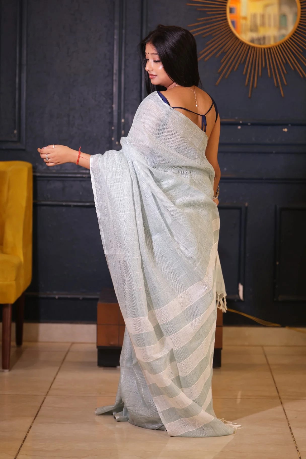 Sage Green Premium Pure Linen Handloom Saree - Image 4