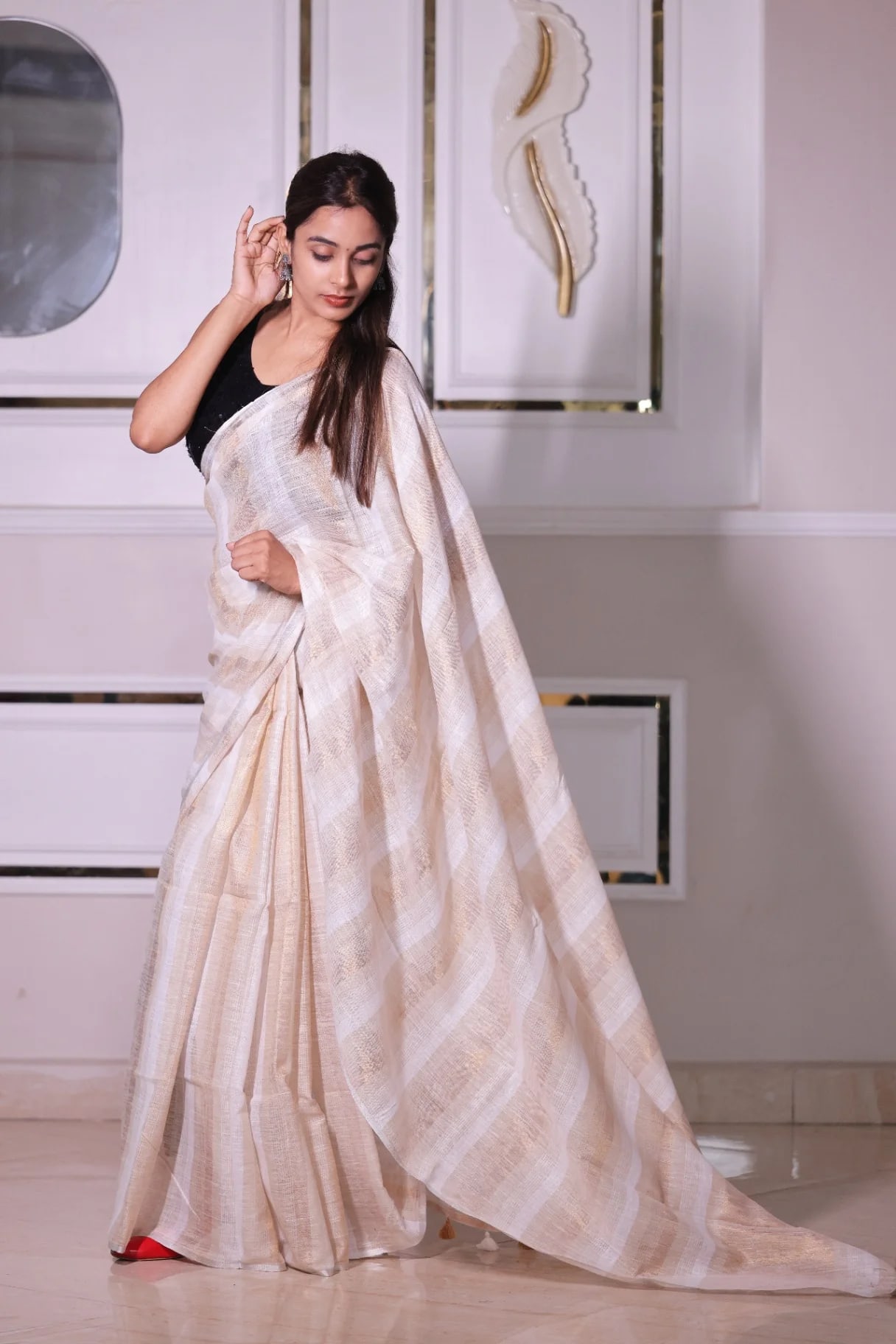 Champagne Glow Premium Pure Linen Saree - Image 1