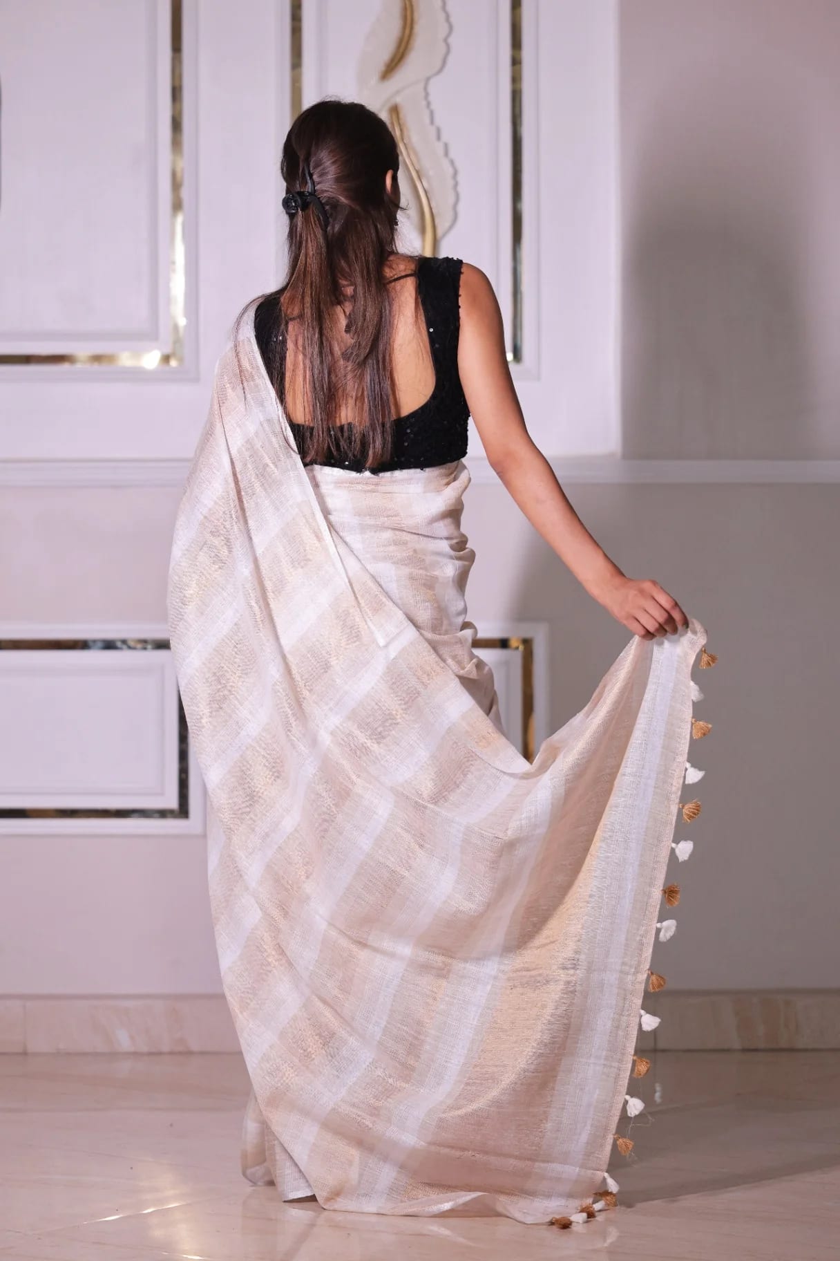 Champagne Glow Premium Pure Linen Saree - Image 3