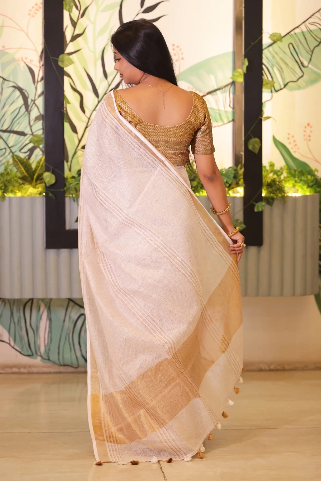 Linen Pearl White Saree with Golden Zari Border | Handloomer - Image 4