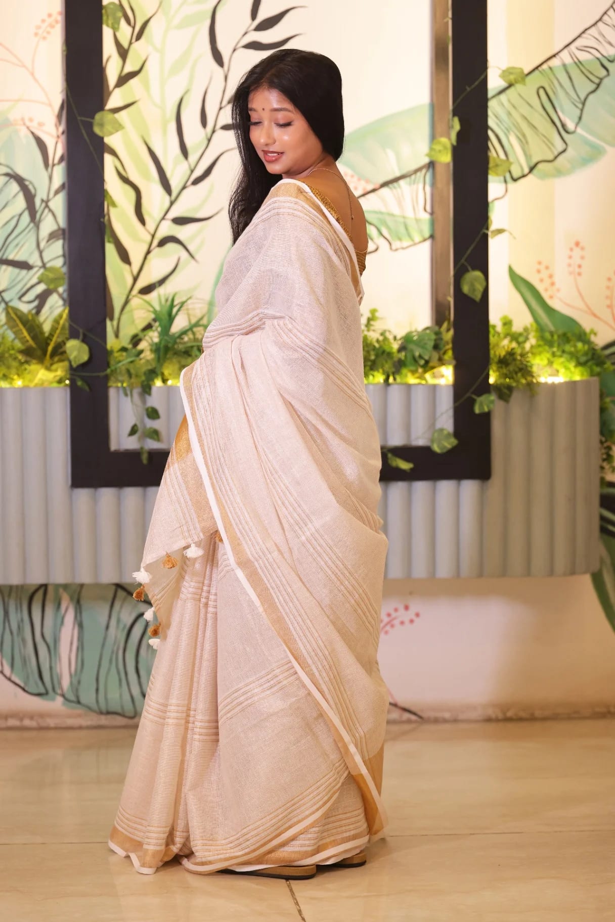 Linen Pearl White Saree with Golden Zari Border | Handloomer - Image 3