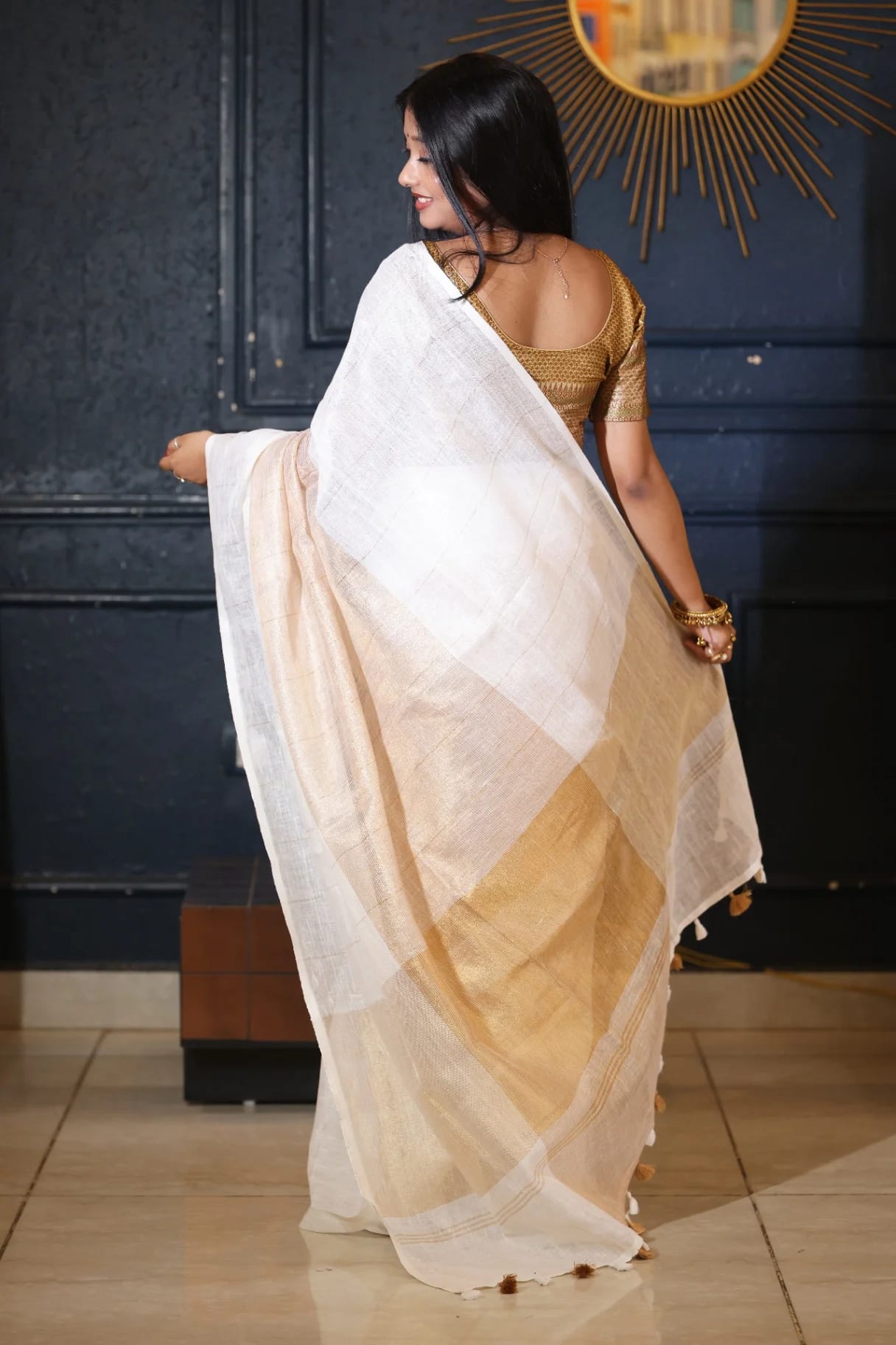 Golden Veil Premium Pure Linen Saree - Image 3