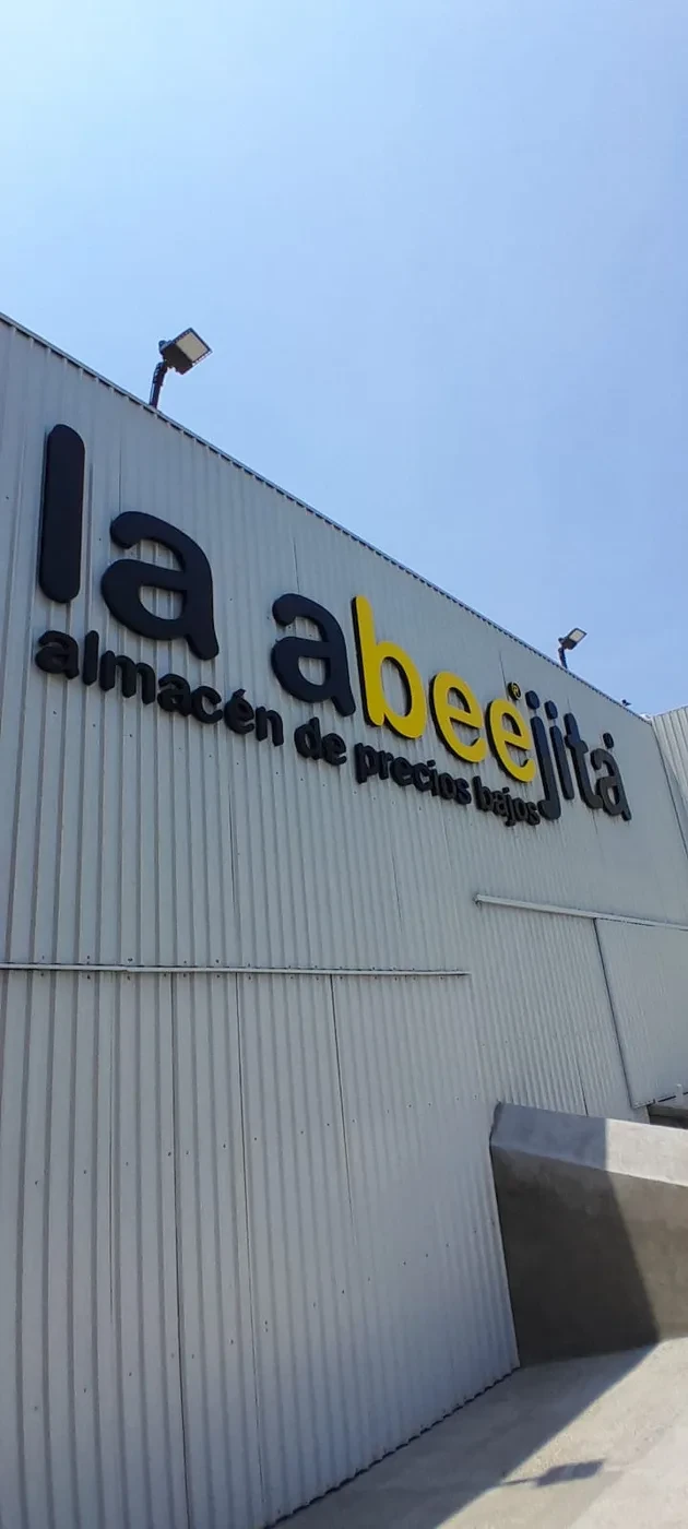 Letras 3D en en aluminio acabado pintura automotriz
