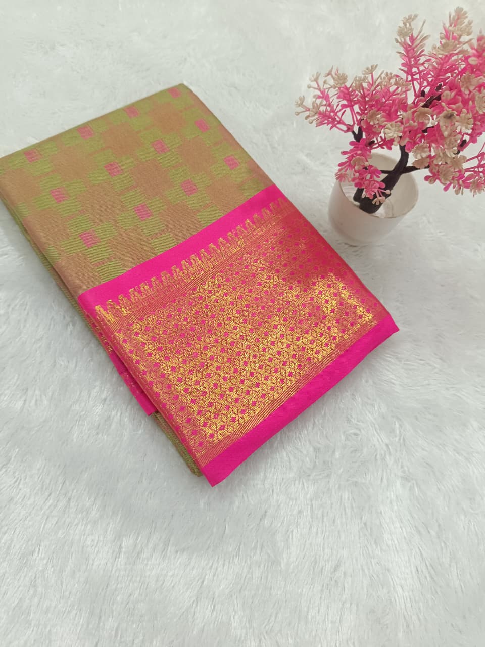 Kayal emboss saree