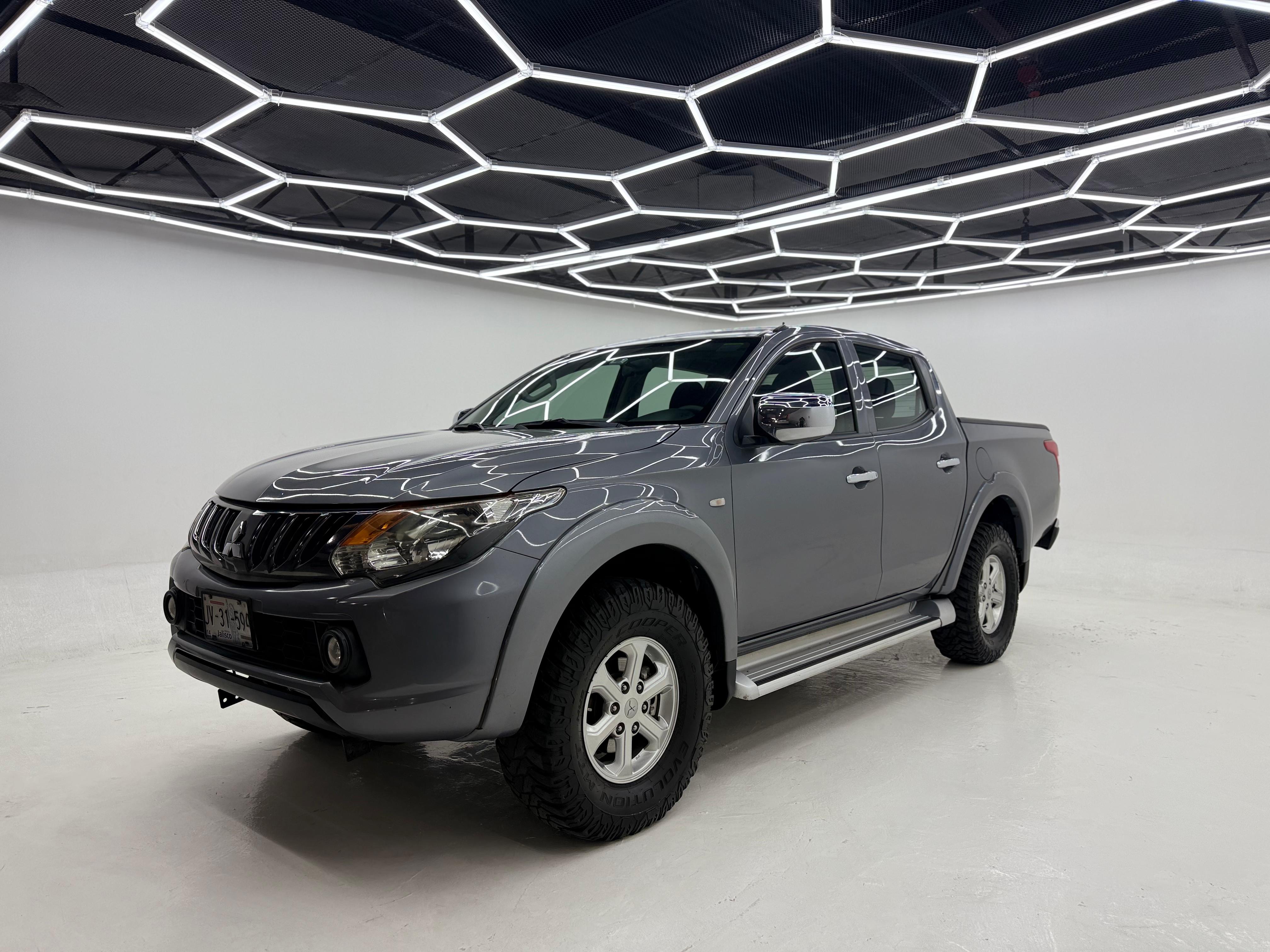2017 mitsubishi L200