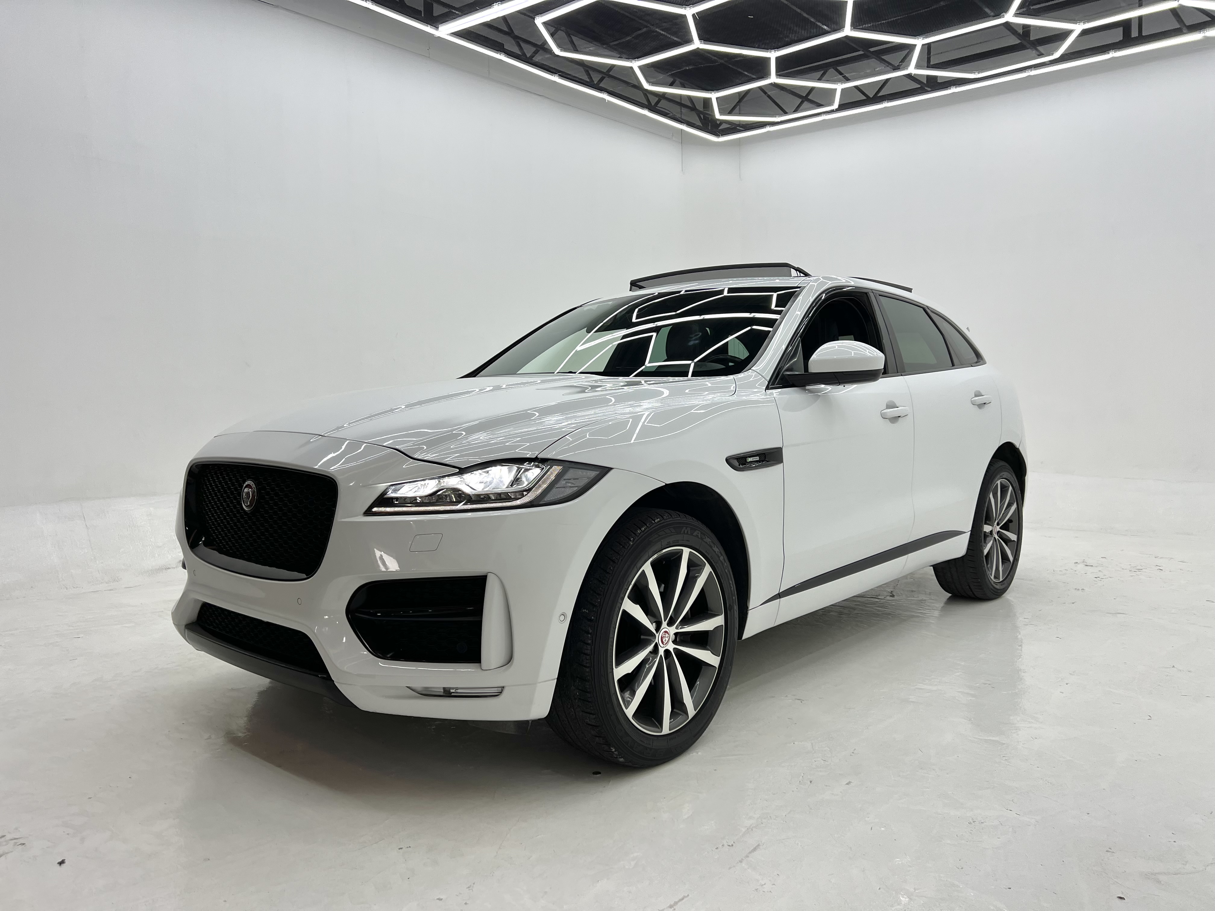 2018 jaguar F Pace R